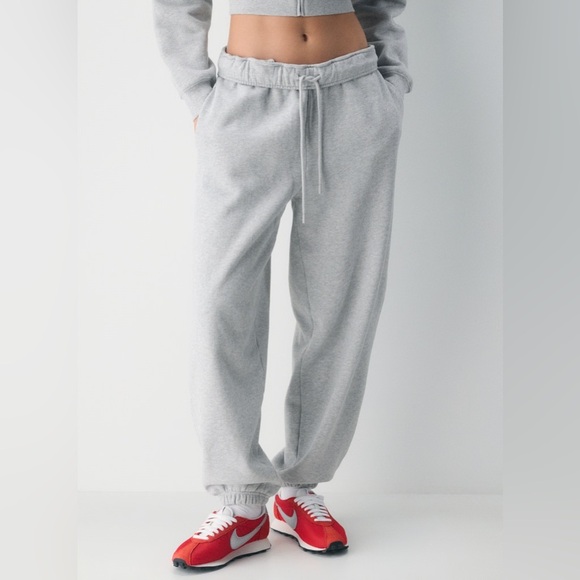 Aritzia Cozy Sweatfleece Mega Baggy Fold-Over Jogger - Picture 6 of 11